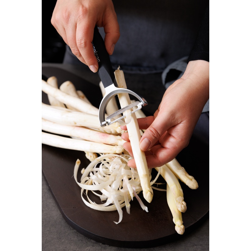 Microplane_Specialty_48081_Y Peeler Straight_Asparagus.jpg